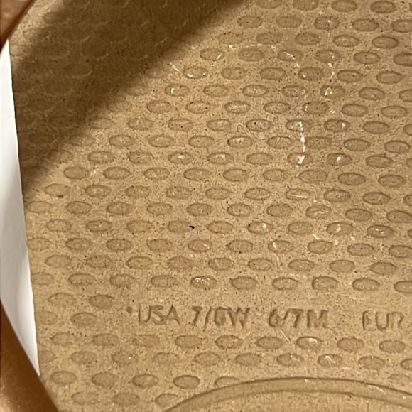 HAVAIANAS FLIPFLOPS ROSE GOLD TAN BOTTOM SZ 7/8 women’s - Picture 3 of 5